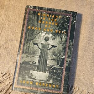 Midnight in the Garden of Good and Evil Book